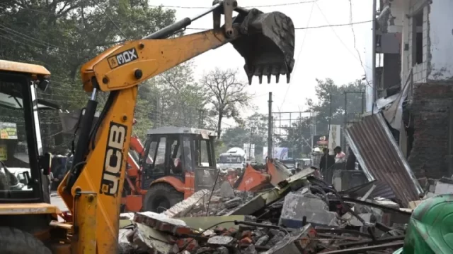 07_01_2025-bulldozer_action_in_nainital_23862379-768x432