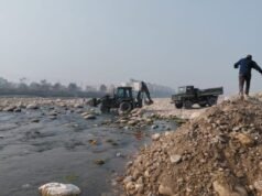 देहरादून की टोंस नदी में अंधाधुंध खनन, आपदा से भी नहीं चेते, नदी का बदल दिया स्वरूप