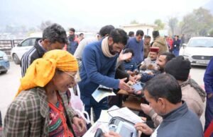 “जन-जन की सरकार, जन-जन के द्वार” अभियान के दूसरे दिन हजारों ग्रामीणों को मिला योजनाओं का लाभ