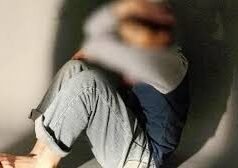 बोर्डिंग स्कूल में यौन शोषण – स्वीमिंग कोच को 5 साल की कठोर कैद, प्रिंसिपल पर भी कानूनी कार्रवाई