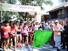 सड़क सुरक्षा और पर्यावरण संरक्षण के संदेश के साथ 5 किमी दौड़ का शुभारम्भ