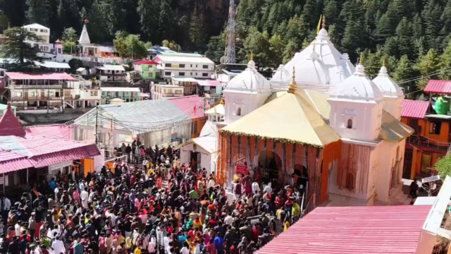26293543_gangotri-dham