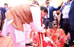 देहरादून में सामूहिक कन्या पूजन में शामिल हुए CM, नारी सम्मान को बताया सर्वोपरि