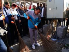 CM धामी ने स्वच्छता अभियान में लिया हिस्सा, दिया जागरूकता संदेश