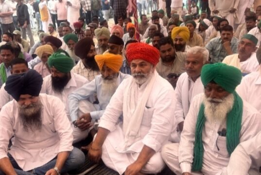 दिव्यांशु हत्याकांड पर देहरादून में किसानों का प्रदर्शन, टिकैत बोले—इंसाफ चाहिए