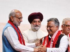 उपराष्ट्रपति ने यूकॉस्ट महानिदेशक प्रो. दुर्गेश पंत को किया सम्मानित