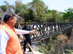 CM धामी ने मसूरी रोड पुल का किया निरीक्षण, जल्द पूरा करने के निर्देश