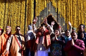 कपाट खुलते ही केदारनाथ पहुंचे CM धामी, सुख-समृद्धि की कामना
