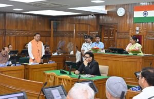 महिला सशक्तिकरण पर राजनीति नहीं: CM धामी