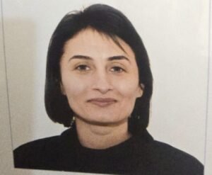 रोमानियाई महिला पर्यटक टोडोस डेनिस क्रिस्टीना (@Tehri Garhwal Police)