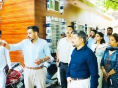 डीएम डॉ. आशीष चौहान का कलेक्ट्रेट में औचक निरीक्षण; परखीं व्यवस्थाएं