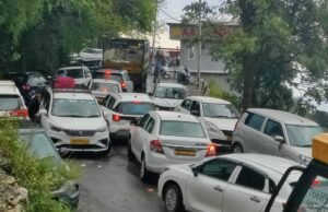 मसूरी में वीकेंड महाजाम: रेंग रही गाड़ियां, पर्यटन छवि पर लग रहा दाग