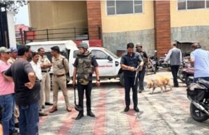 देहरादून और मसूरी में बम धमकी से हड़कंप, पुलिस और सुरक्षा एजेंसियां अलर्ट।