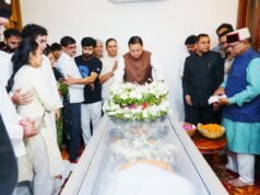 मुख्यमंत्री पुष्कर सिंह धामी ने स्वर्गीय जसपाल राणा को दी श्रद्धांजलि, परिजनों से मिलकर जताई शोक संवेदना