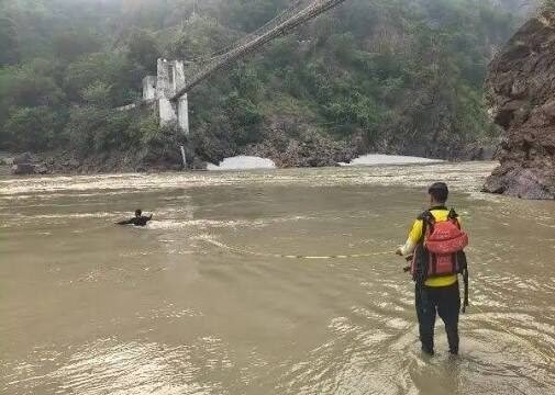 घर के बाहर खेलते समय लापता हुआ 4 वर्षीय मासूम, अगले दिन गदेरे में मिला शव