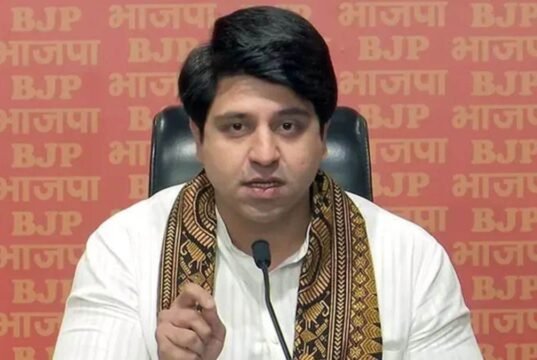 बीजेपी छोड़ने की अटकलों पर सियासी हलचल, शहजाद पूनावाला के अपडेटेड बायो ने बढ़ाई चर्चाएं