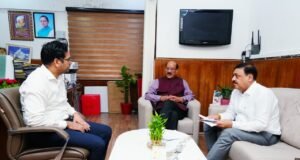 टिहरी में मेडिकल कॉलेज निर्माण की कवायद तेज, भूमि चयन और रूपरेखा पर हुई विस्तृत चर्चा
