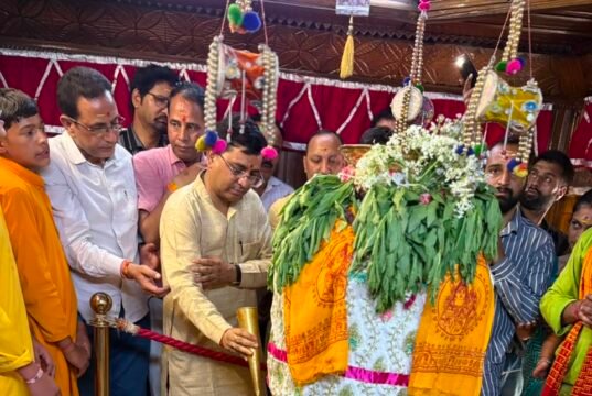 मुख्य सेवक के पाँच वर्ष पूर्ण, मुख्यमंत्री धामी ने श्री काशी विश्वनाथ का लिया आशीर्वाद