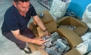 देहरादून में नकली दवाइयों का बड़ा भंडाफोड़, नामी कंपनियों के नाम पर बन रही थीं फर्जी मेडिसिन; मशीनें और भारी मात्रा में सामग्री जब्त