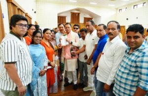जनता की समस्याओं पर संवेदनशील सरकार, सीएम धामी ने अधिकारियों को दिए सख्त निर्देश