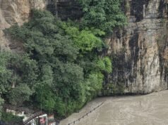 रुद्रप्रयाग में बारिश का कहर: उफनाई अलकनंदा-मंदाकिनी, भूस्खलन से केदारनाथ हाईवे बंद, जनजीवन बेहाल