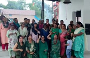 नशे के खिलाफ थानी गांव की महिलाओं ने संभाली कमान, शाम से आधी रात तक लाठी-डंडों से पहरा