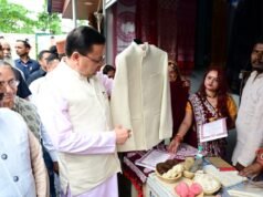 राष्ट्रीय हथकरघा दिवस पर मुख्यमंत्री धामी ने उत्कृष्ट बुनकरों और हस्तशिल्प कारीगरों को किया सम्मानित