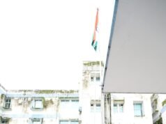 स्वतंत्रता दिवस पर सूचना एवं लोक संपर्क विभाग में डीजी बंशी धर तिवारी ने किया ध्वजारोहण, अधिकारियों-कर्मचारियों को दी शुभकामनाएं