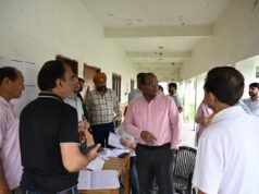 मुख्य निर्वाचन अधिकारी ने किया मतदान केंद्रों का निरीक्षण, मतदाताओं से लिया फीडबैक