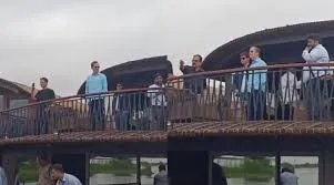 ट्रंप के दामाद माइकल बोलोस पहुंचे केरल, अलाप्पुझा के बैकवाटर में हाउसबोट क्रूज का लिया आनंद