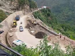 रामपुर में भूधंसाव से बढ़ा खतरा, केदारनाथ हाईवे का आधे से ज्यादा हिस्सा प्रभावित