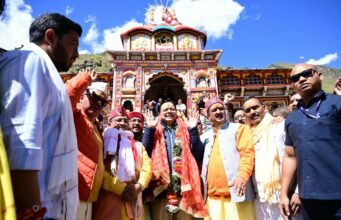 श्री बदरीनाथ धाम में मुख्यमंत्री ने की पूजा-अर्चना, मास्टर प्लान के कार्यों का लिया जायजा