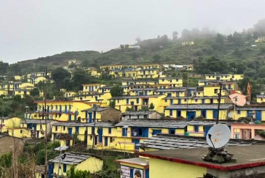 मुख्यमंत्री आदर्श ग्राम सारकोट में 20 नाली पैतृक भूमि बेचने का आरोप, न्याय के लिए तहसील के चक्कर काट रहा परिवार