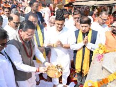पीएम मोदी के सार्वजनिक सेवा के 25 वर्ष पूरे, सीएम धामी ने हरकी पैड़ी पर की गंगा आरती
