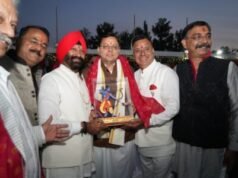 देहरादून में दो जगहों पर दशहरा महोत्सव में शामिल हुए सीएम धामी, रावण दहन कर दिया सत्य और धर्म का संदेश